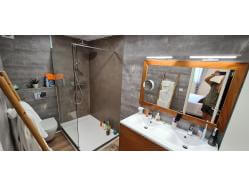 location Maison Villa Guadeloupe - salle de bain parentale avec douche et wc