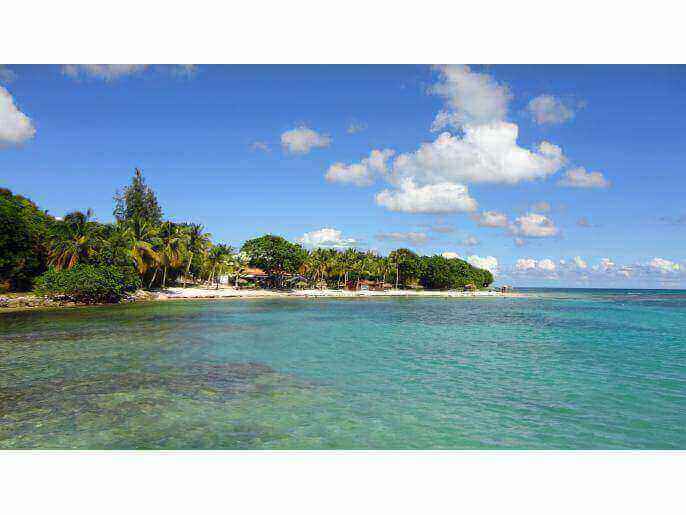 Location Appartement & Villa en Guadeloupe - Plage de la résidence