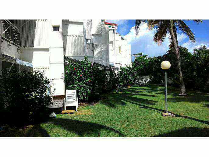Location VillaAppartement en Guadeloupe - résidence côté jardin