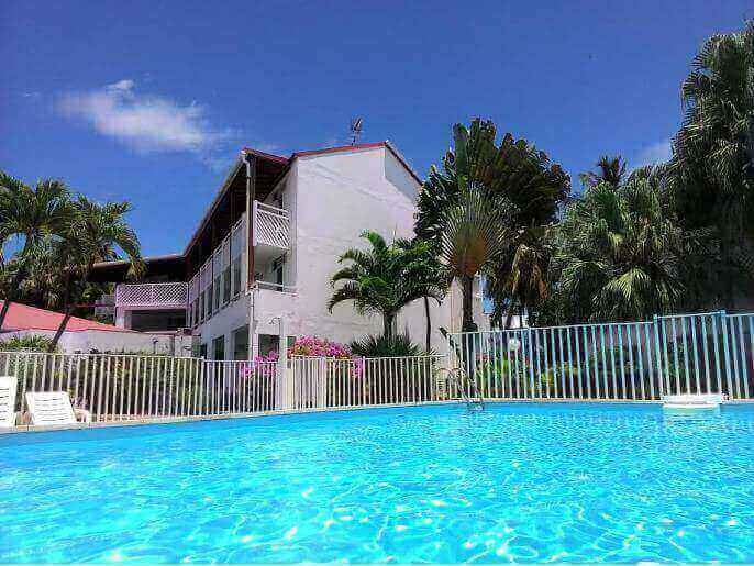 Location VillaAppartement en Guadeloupe - résidence côte piscine