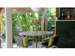 location Maison Villa Guadeloupe - Table pour vos repas et cuisine avec bar