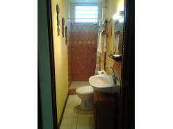 location Maison Villa Guadeloupe - La salle de bain de l'appartement à l'étage