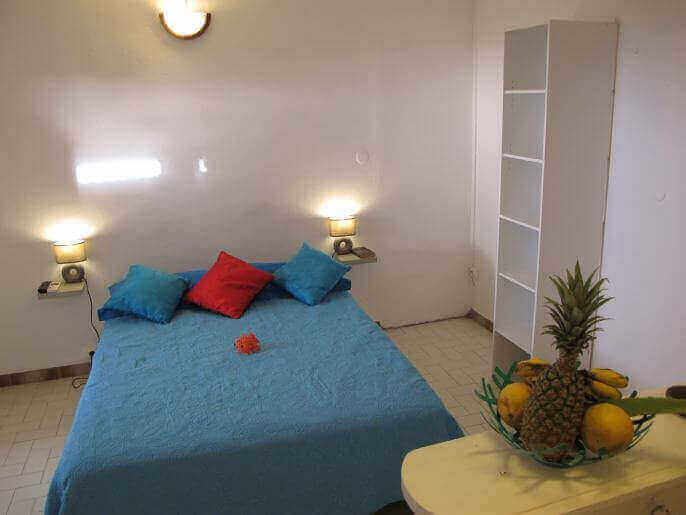Location VillaMaison/Appartement en Guadeloupe - Chambre meublée