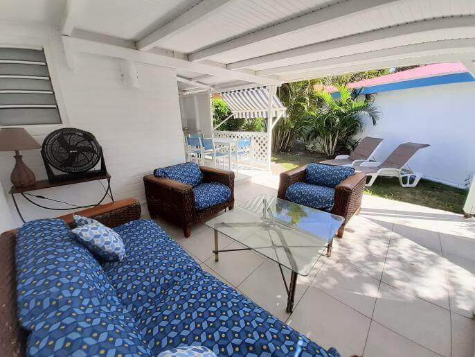 Location VillaMaison en Guadeloupe - Lodge Azur extérieur et intérieur