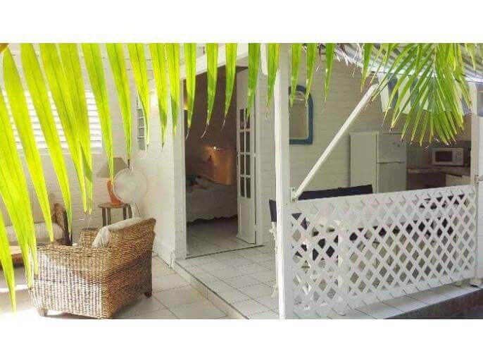 Location VillaMaison en Guadeloupe - lodge azur entrée 