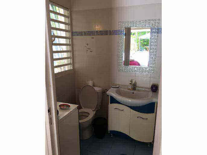 Location VillaMaison en Guadeloupe - LAVABO