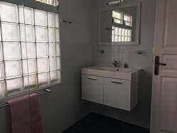 location Maison Villa Guadeloupe - Salle de douche/WC 1 vasque au RDC